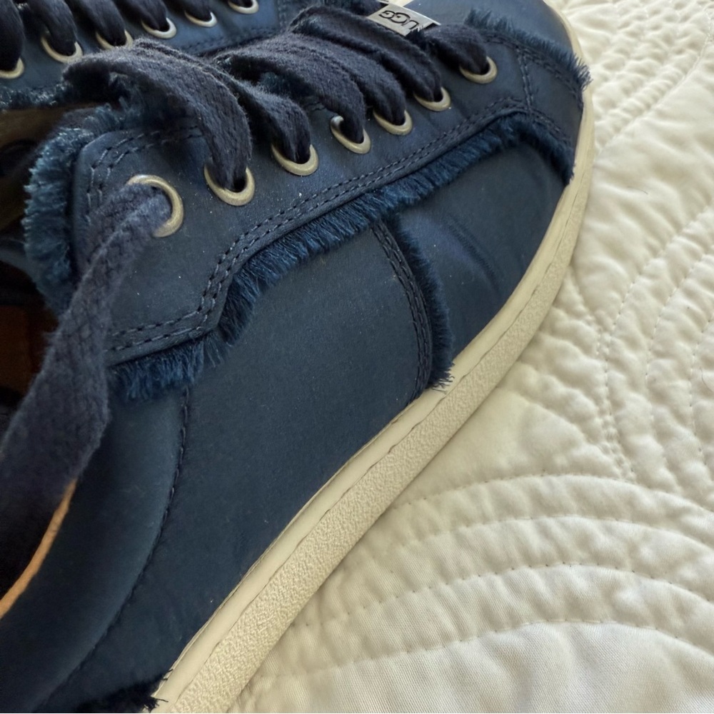 UGG Navy Blue Sneakers size 9 - Picture 4 of 6